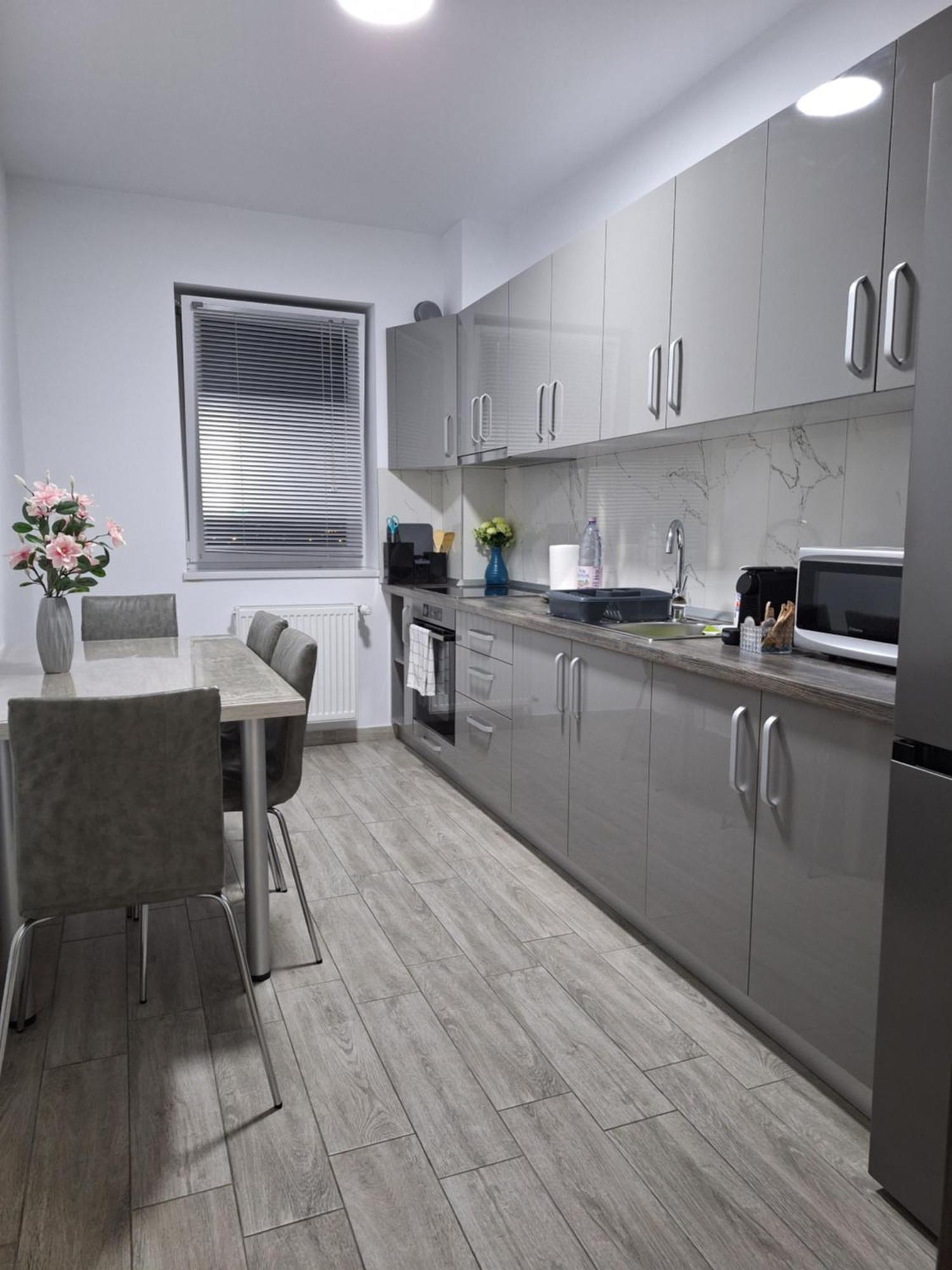 Peace House Apartment Орадеа Екстериор снимка